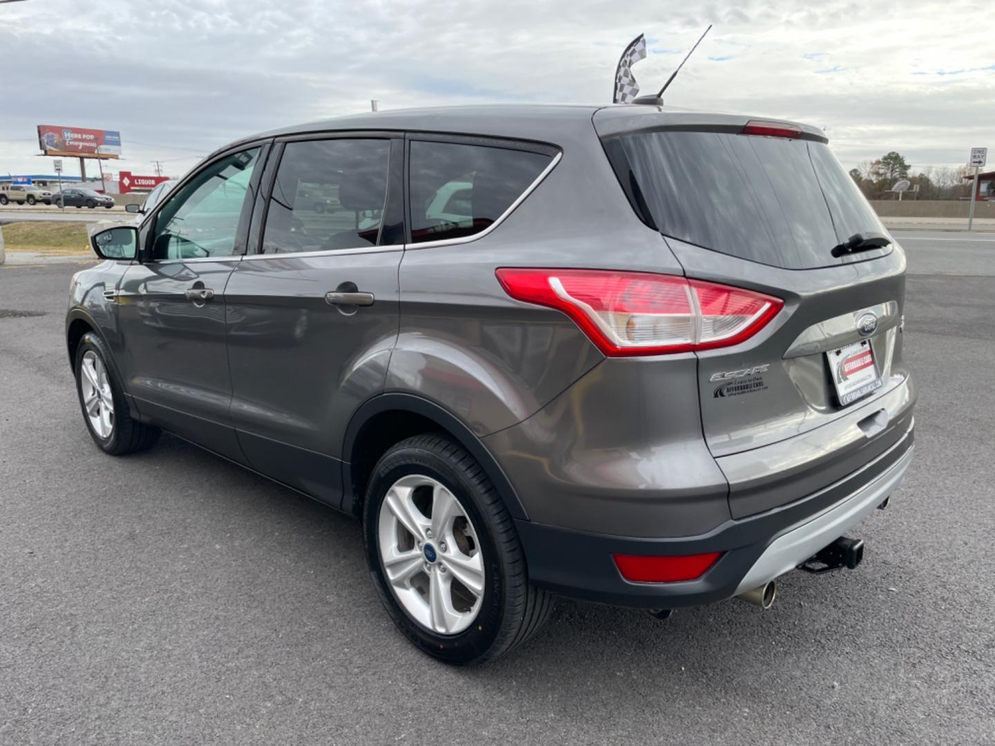 2013 Gray Ford Escape (1FMCU0GX1DU) with an 4-Cyl, EcoBoost, 1.6L engine, Auto, 6-Spd w/SelShft transmission, located at 8008 Warden Rd, Sherwood, AR, 72120, (501) 801-6100, 34.830078, -92.186684 - Photo#5